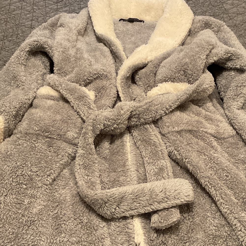 Tommy Hilfiger Gray and Cream Fleece Robe